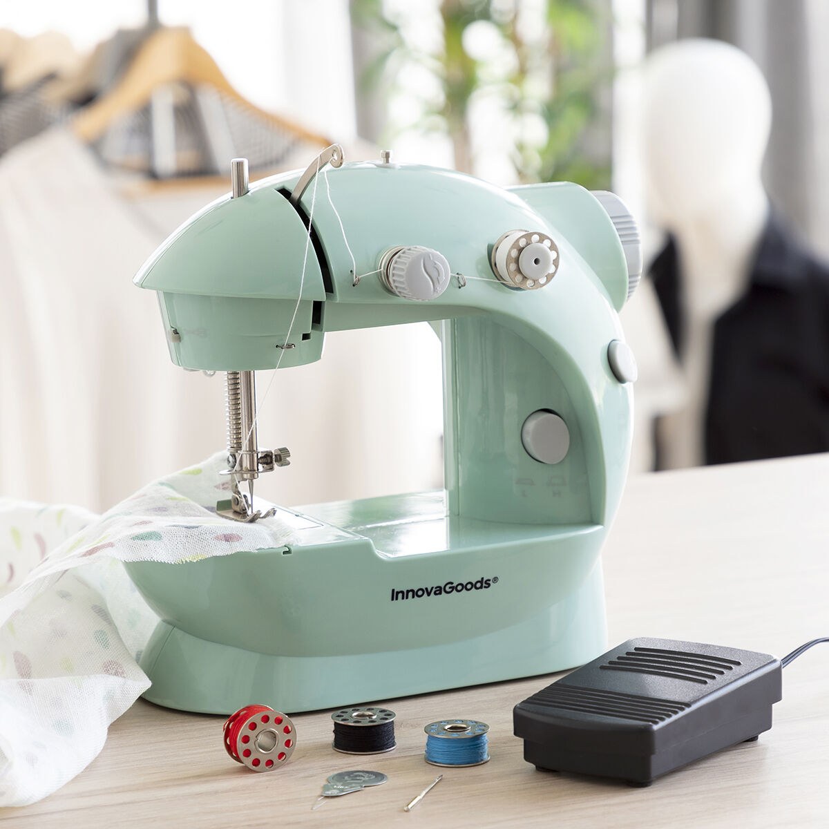 Mini Portable Sewing Machine with LED, Thread Cutter and Accessories Sewny
