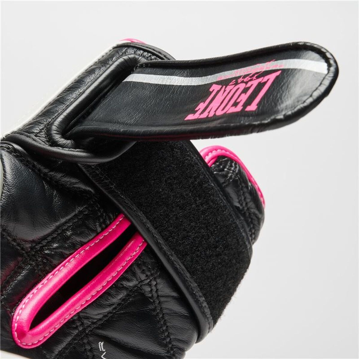 Boxing gloves Revo White