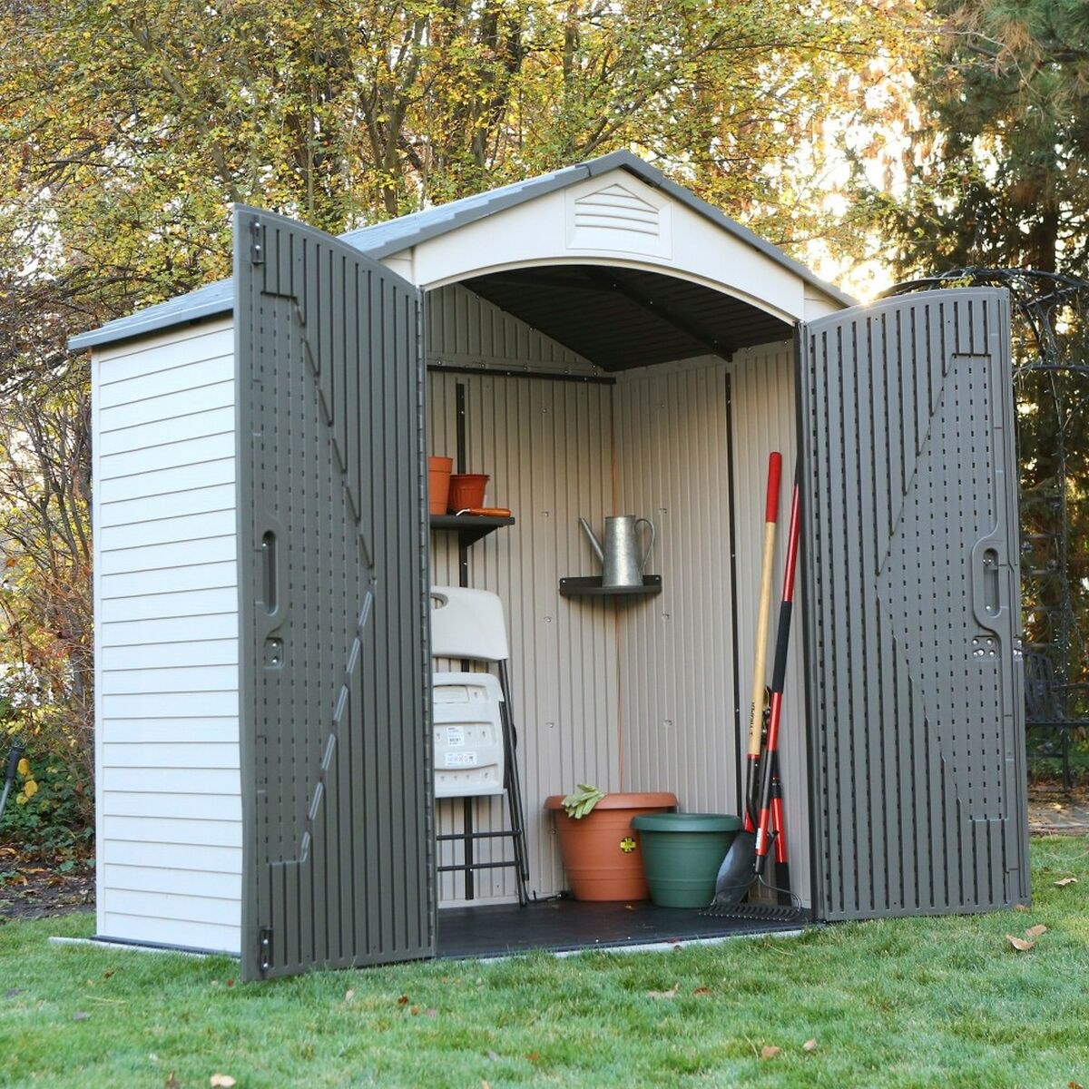 Hut 60057 Exterior 214 x 227 x 142 cm