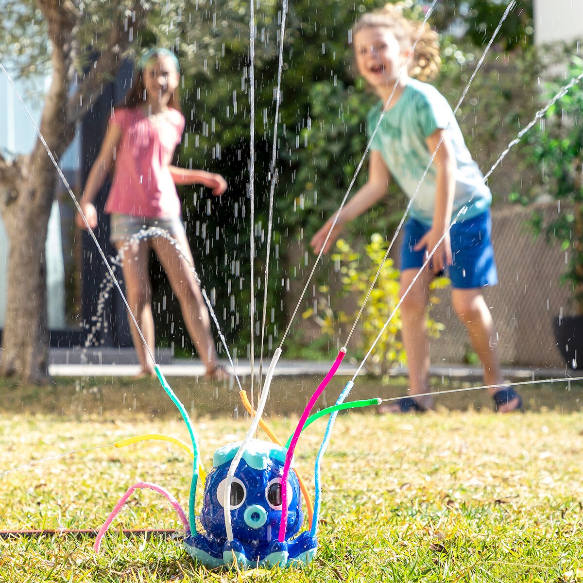 Water Sprinkler and Sprayer Toy Octodrop