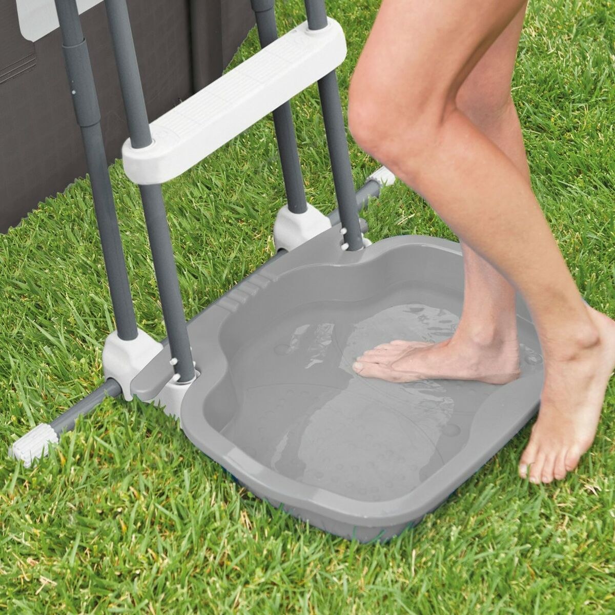 Bucket 56 x 9 x 56 cm 46 x 9 x 56 cm 12 Units