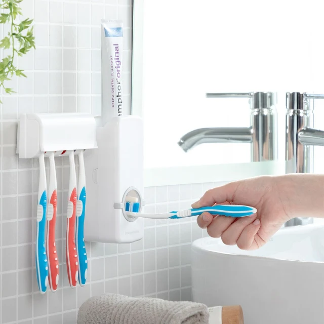 Toothpaste Dispenser and Holder Diseeth
