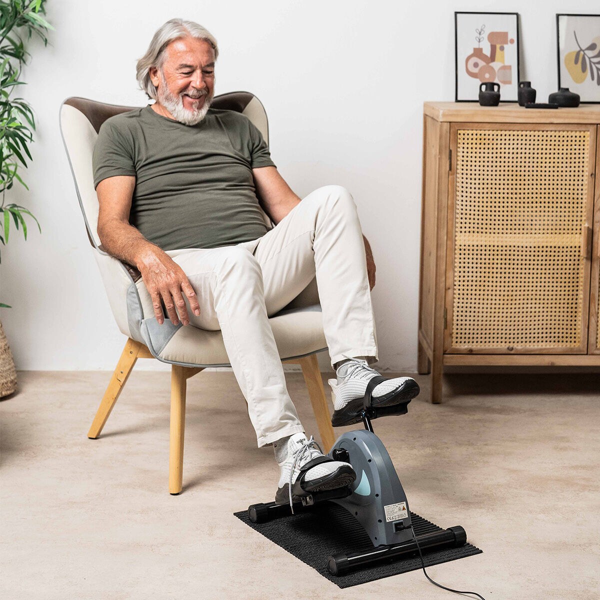 Electric Assisted Pedaler for Arms and Legs with Mat and Remote Control Velora 3000