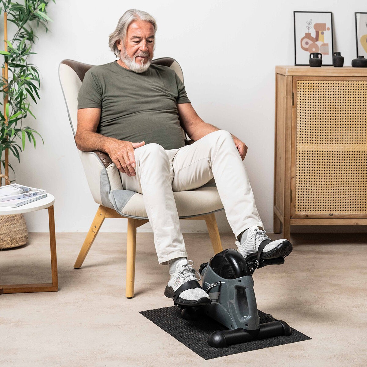 Static Pedaler for Arms and Legs with Mat Velora 2100