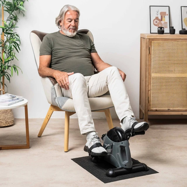 Static Pedaler for Arms and Legs with Mat Velora 2100